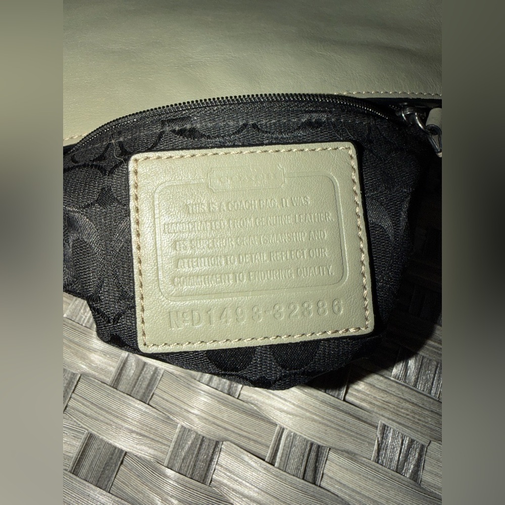 Coach Bleecker Grommets Leather Bucket Crossbody Olive Green 32386 - Picture 2 of 16